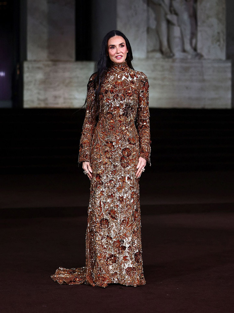 Demi Moore Milano Moda Haftası’nda Sahneye Çıktı