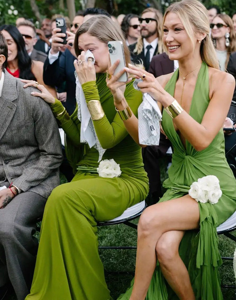 Gigi ve Bella Hadid, Kardeşlerinin Düğününde Nedime Şıklığıyla Göz Kamaştırdı