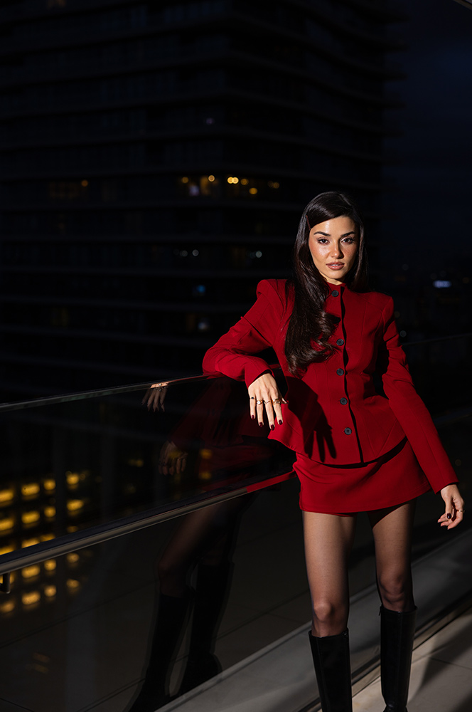 Nocturne, Hande Erçel’le Paris’te Çektiği Yeni Filmini Tanıttı