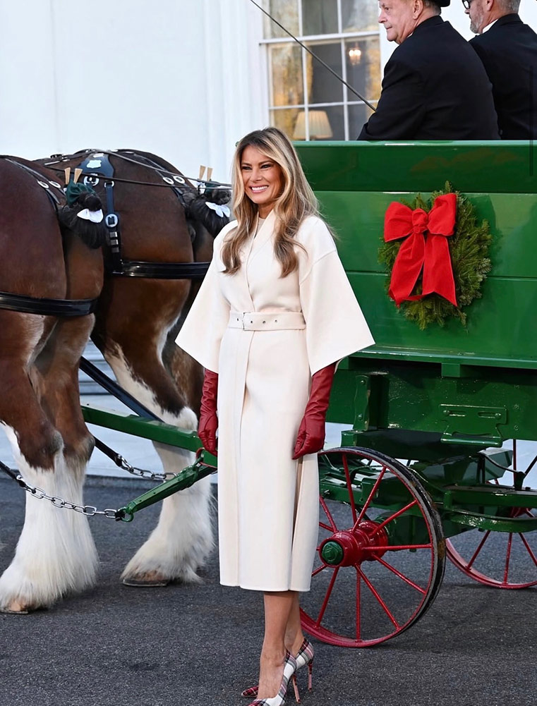 Melania Trump, Beyaz Saray’da Noel Hazırlıklarını Başlattı