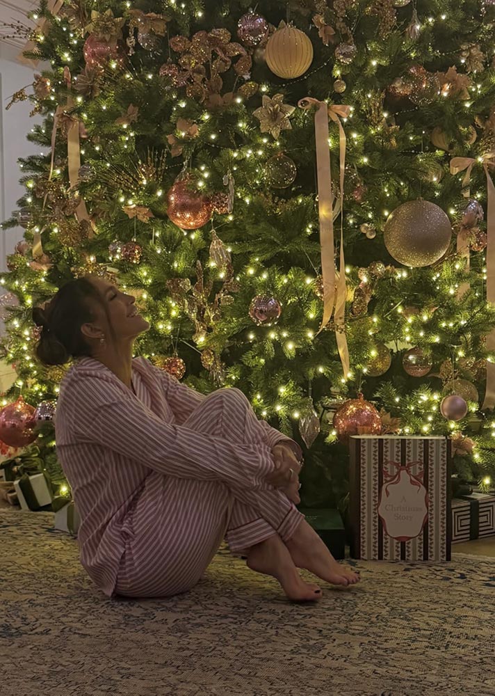 Jennifer Lopez’ten Noel Atmosferinde Sıcak Kareler