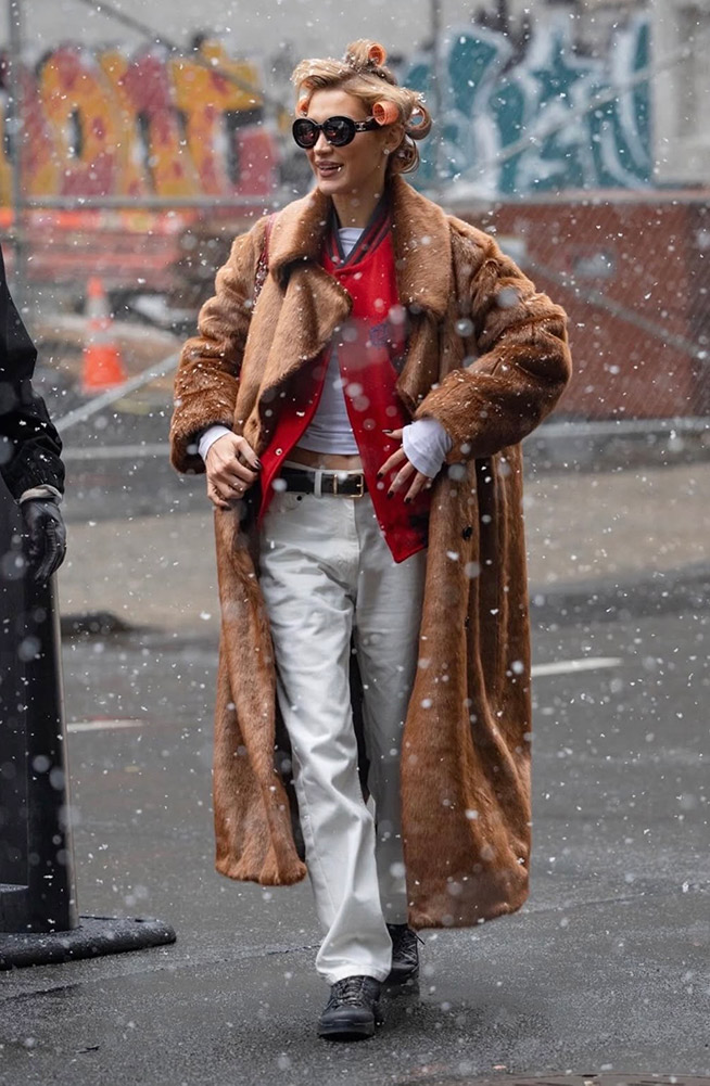 Bella Hadid, New York Sokaklarında Kış Stilini Öne Çıkardı