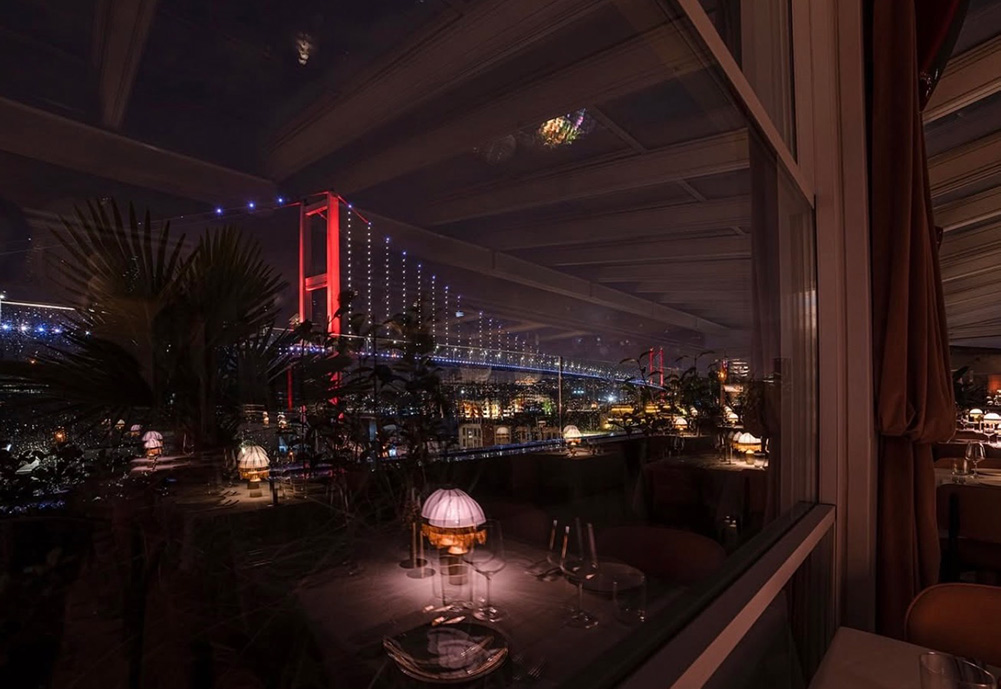 Sevgililer Günü’nde Boğaz Manzaralı Zamansız Adresler