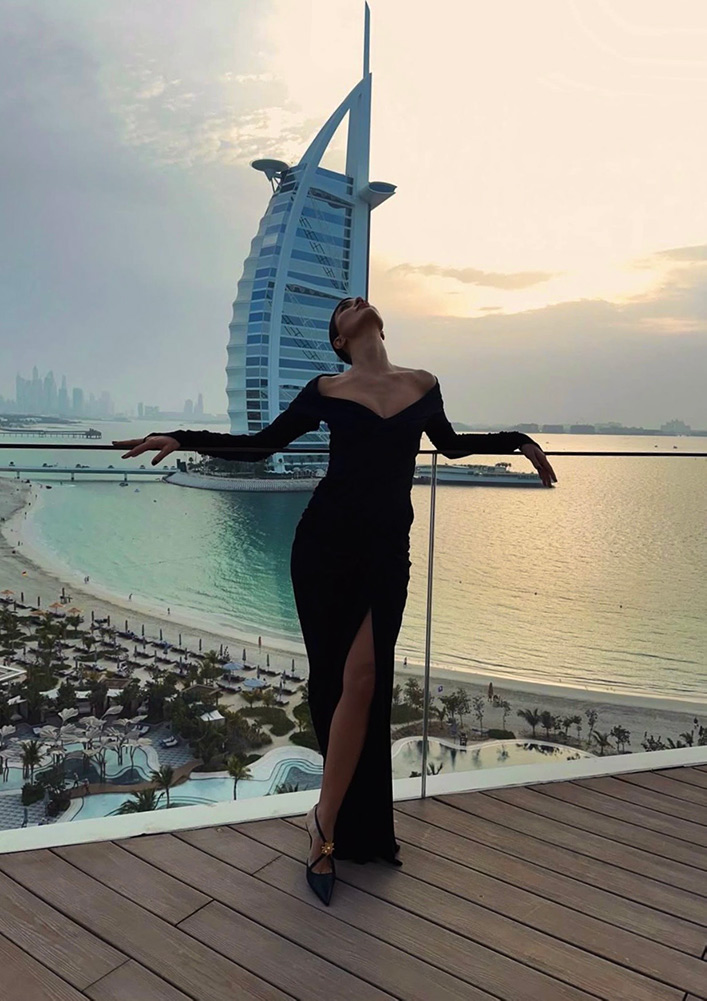 Tuba Büyüküstün ve Barış Arduç Dubai’de Özel Lansmanda