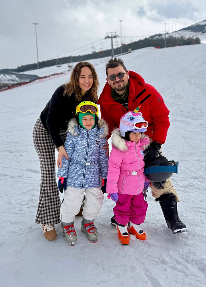 Seda Bakan Bayramı Ailesiyle Kar Tatilinde Geçirdi