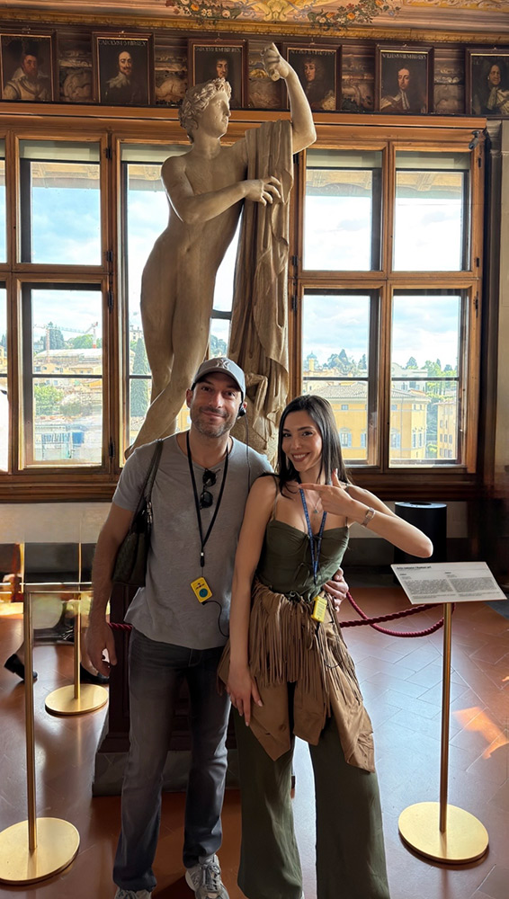 Allan Hakko ve Pelin Uluksar, Floransa’da müze turunda.