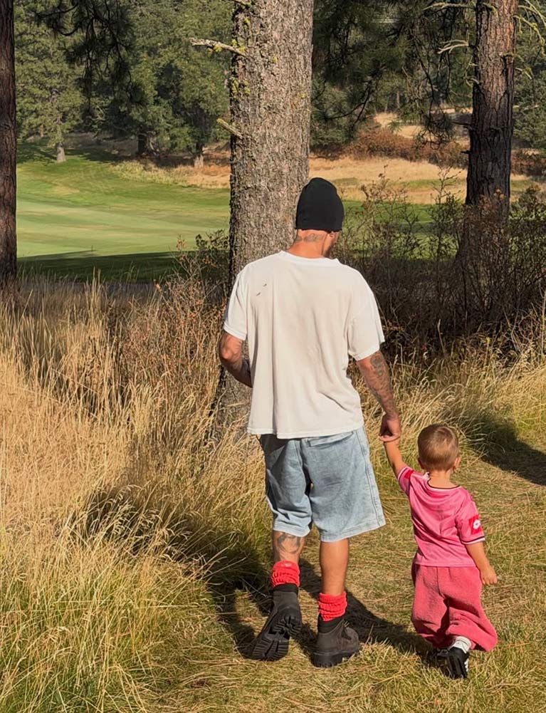 Hailey Bieber’dan oğlu Jack ile yeni kareler